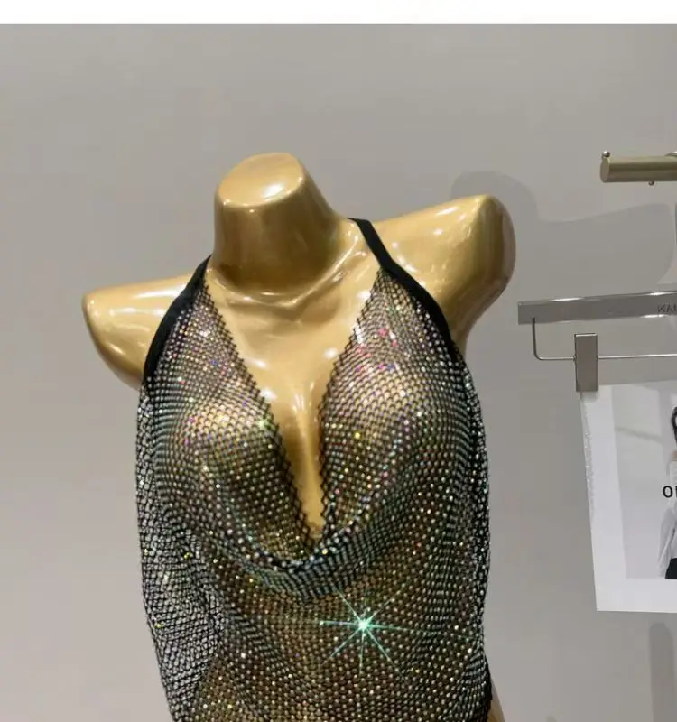 Damen Neckholder-Top mit Strass und Netzstoff, Cowl-Ausschnitt, Rückenfreies Wickeltop mit Selbstbindung, Transparentes Club-Party-Oberteil, Ärmellos, Sexy Bikini-Überzug – Detail 7