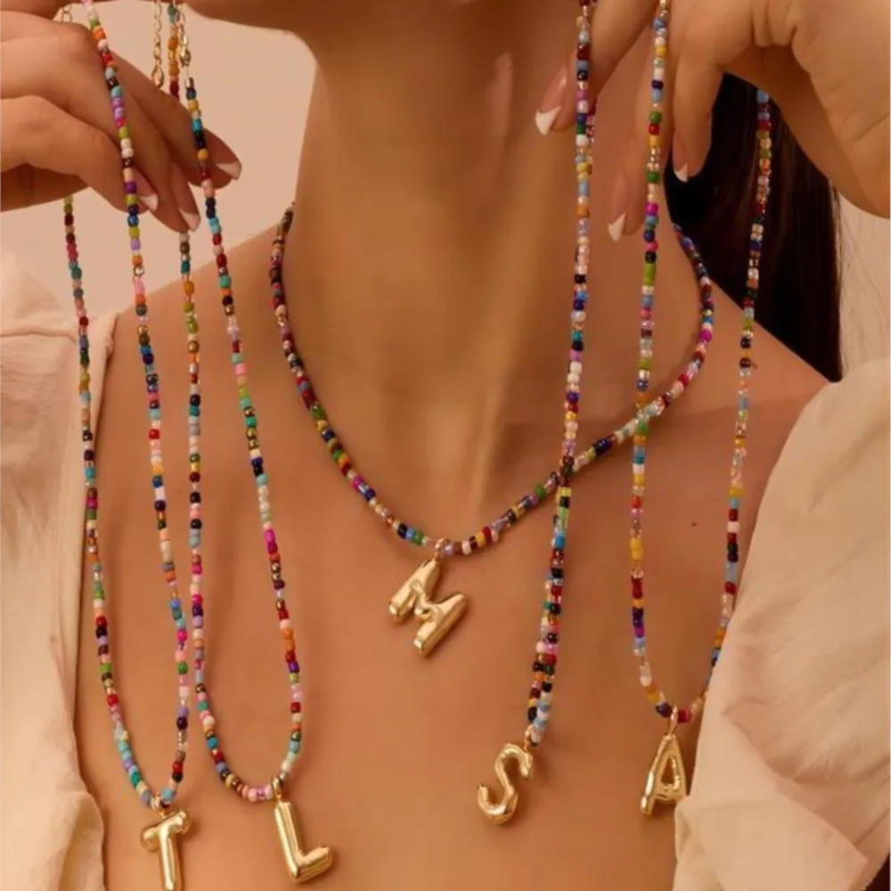 الأولي 26 حرف ملون مطرز قلادة قلادة للنساء خمر بوهو خنق Collares العصرية كل مباراة ورائعة مجوهرات #2