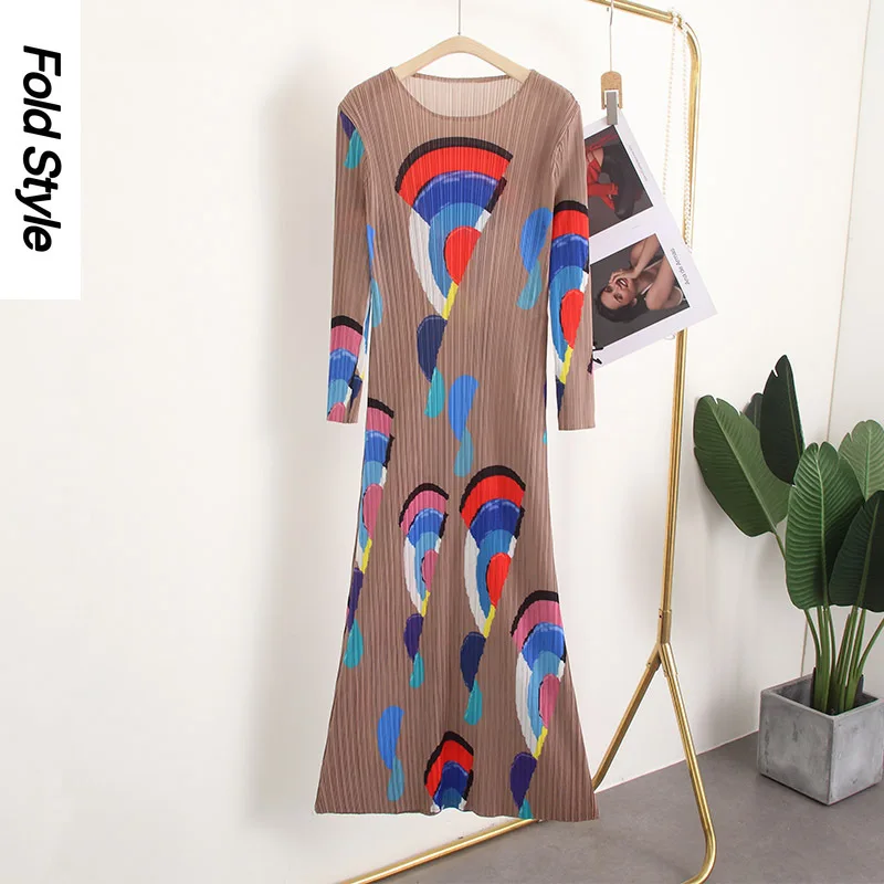 

Miyake Loose Large Casual Dress 2024 Spring/Summer New Style Stylish Pleated Round Neck Long Sleeve A-line Dress