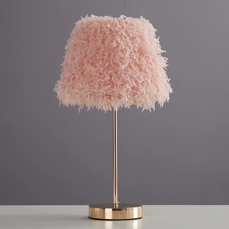 Imitation feather table lamp bedroom lamp Nordic ins girl net red wedding room tassel plush washable table lamp