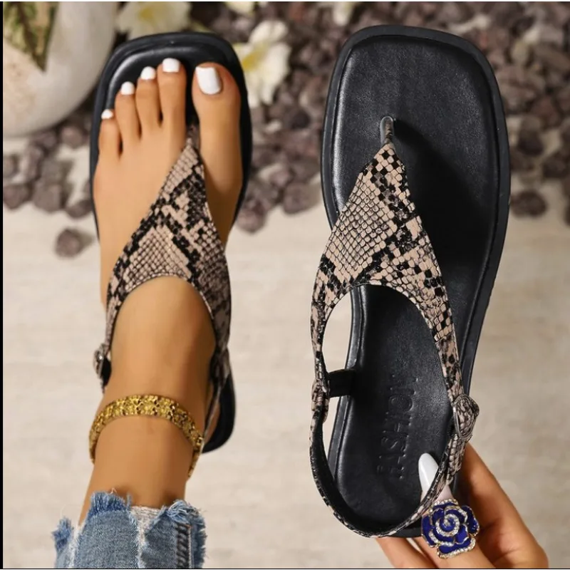 2026Women's Casual Flat Sandals, Fish Scale Pattern T-Shaped Thin Strap Sandals, Summer Sexy and Cool , Suitable for Beach,