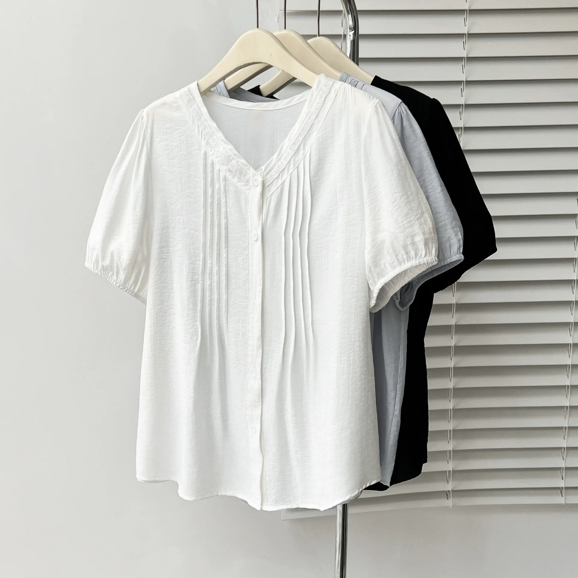 2026 Summer Plus Size Women Shirt V Neck Short Sleeve Ruched Patch Embossed Open Blouse Casual Tops For Curvy Ladies 2622