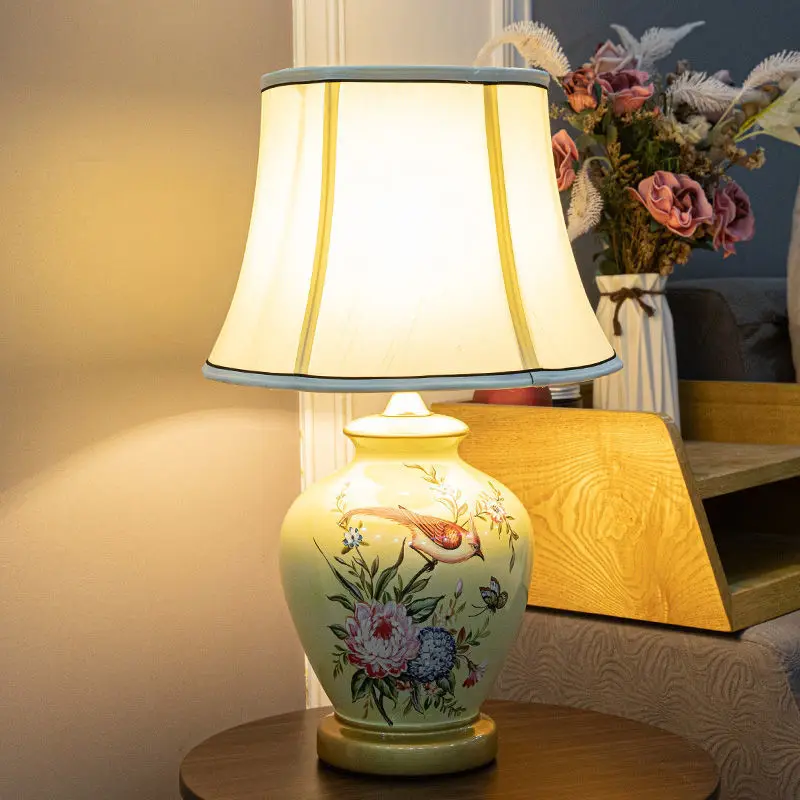 

American country small table lamp bedroom bedside lamp European creative ceramic simple and modern