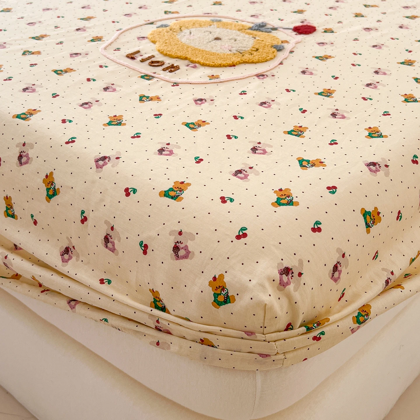 100%Cotton Cartoon Printed Fitted Sheet Towel Embroidery Bed Sheets Twin/Queen/King Size Soft Mattress Protector with Elastic