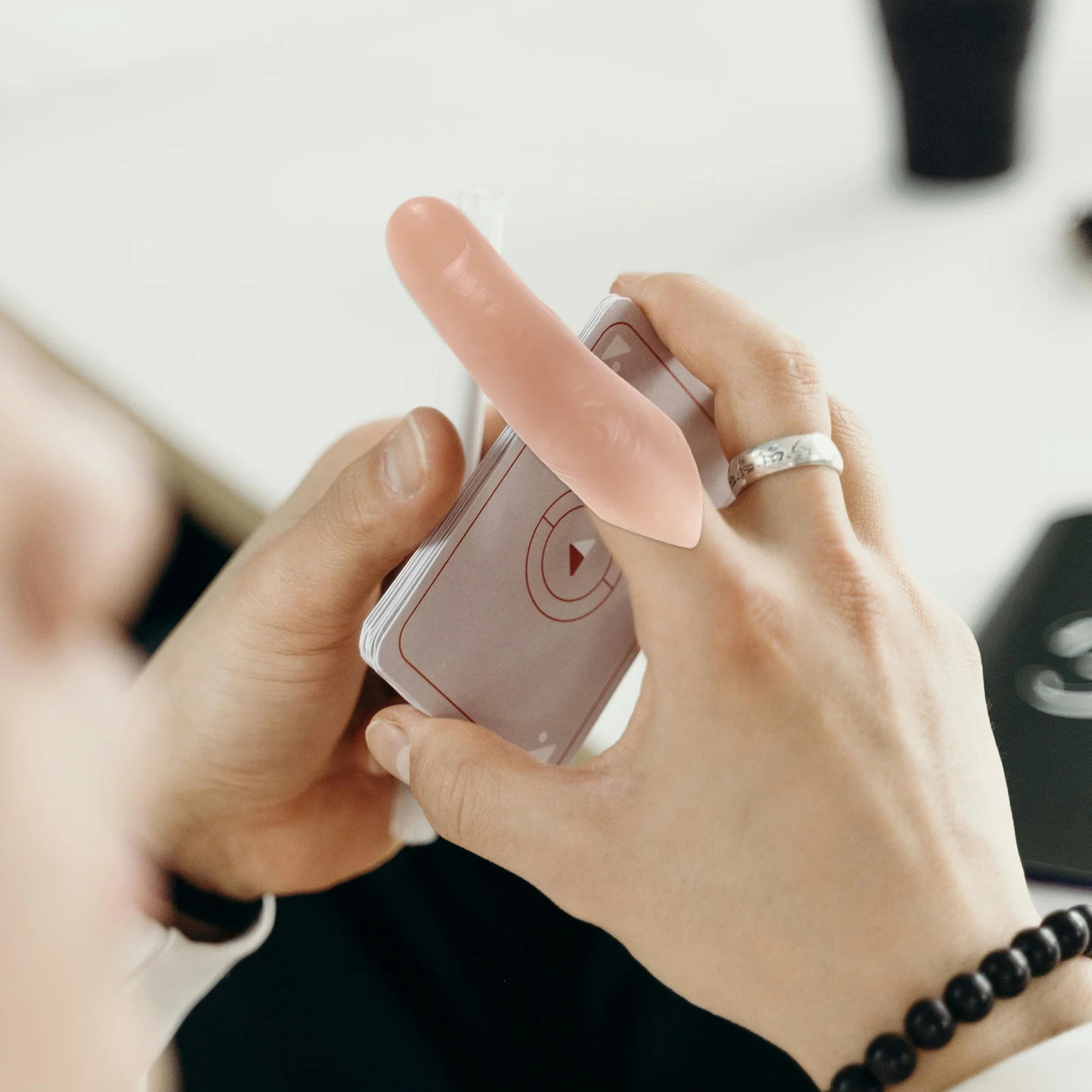 

5pcs Realistic Fake Finger Sleeve: Simulation Broken Finger Prop For Tricks Performance Cosplay Accessories Gimmick Props