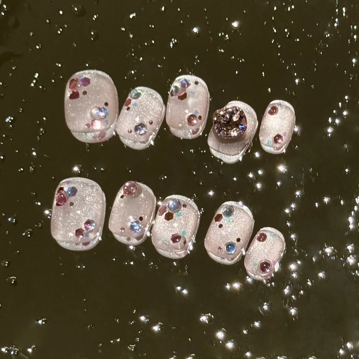 10 pçs acabado artesanal unhas falsas dicas gradiente azul olho de gato curto redondo falso arte do prego wearable pó brilhante imprensa em unhas