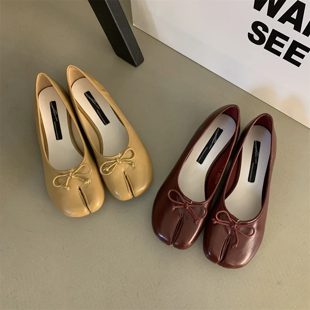 

Women Split Toe Flats Tabi Ninja Shoes Slip On Microfiber Comfy Slippers Soft Bottom Loafers solid Ladies Moccasins