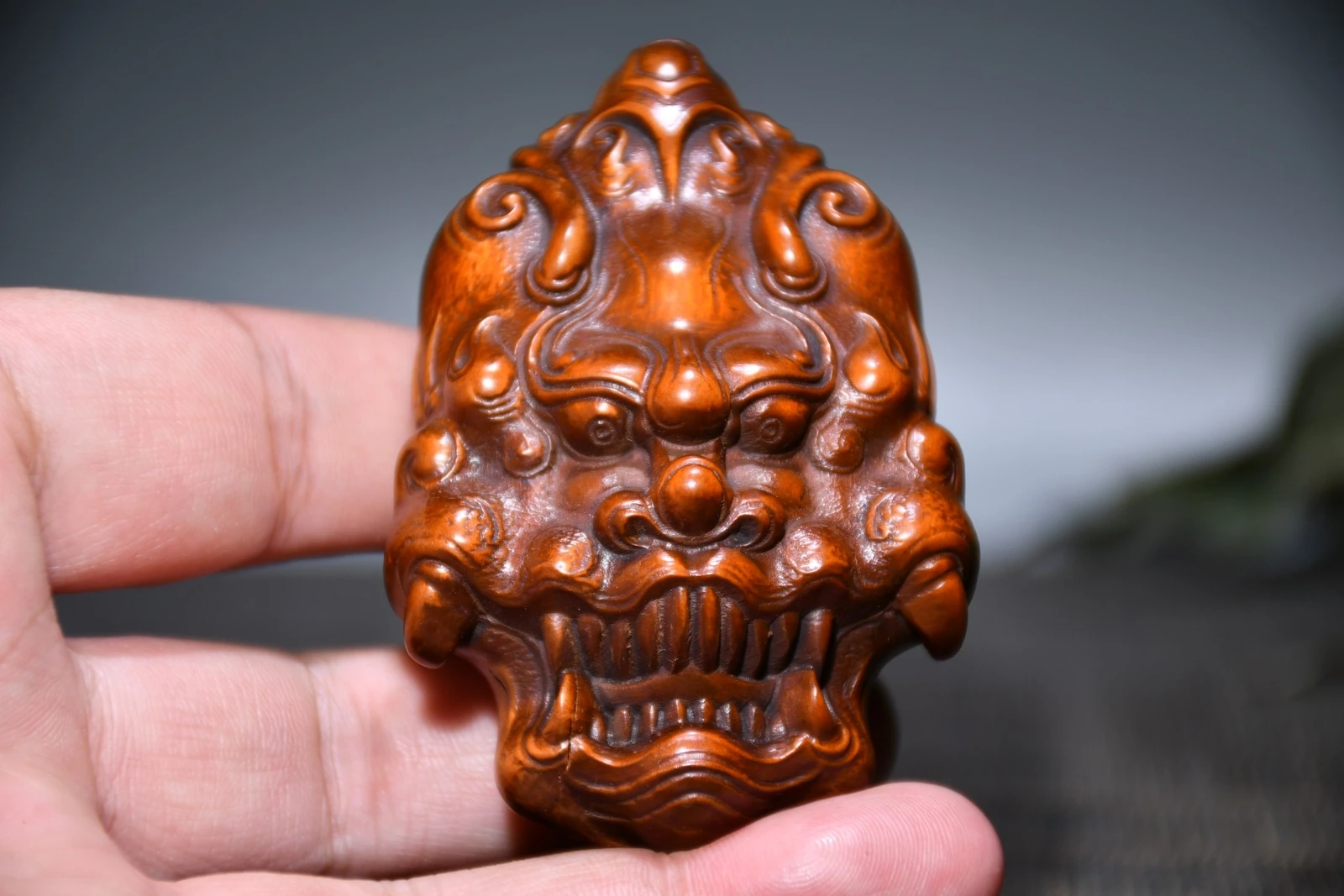 

2.8" Collect China Box-wood Hand Engraving Auspicious Animal Head Statue