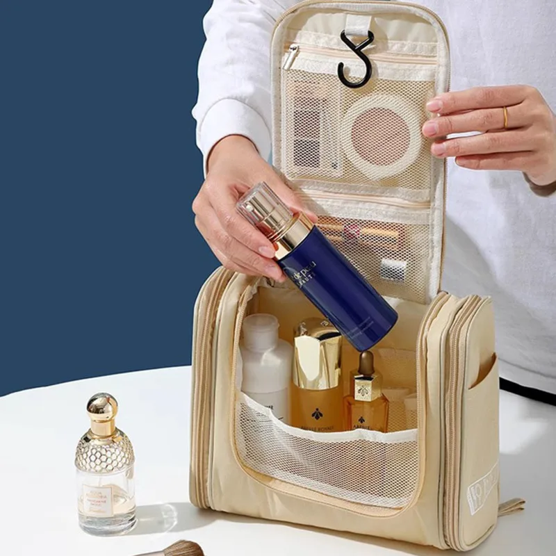 Hanging Toiletry Bagr 3