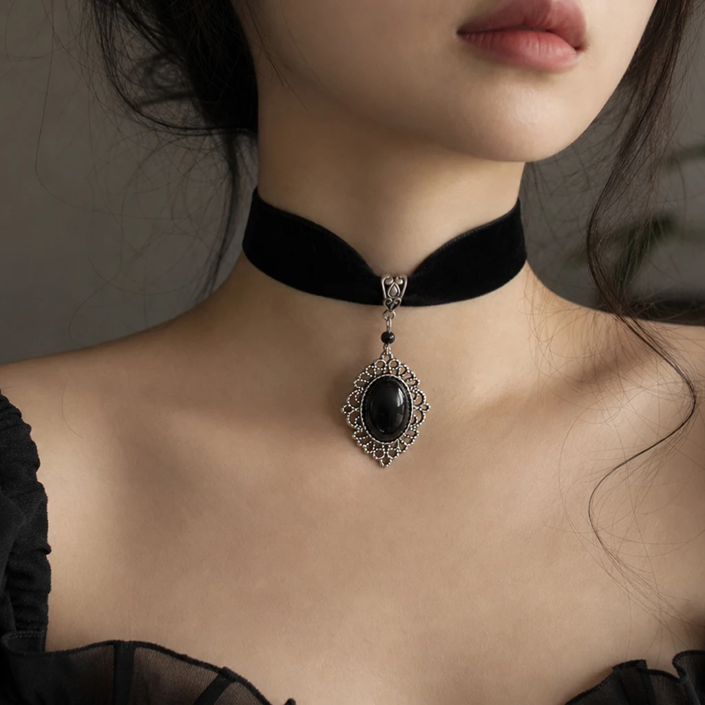 Gothic Black Velvet Choker Necklace Neck Collar Retro Victorian Dark Jewelry for Women Halloween Party