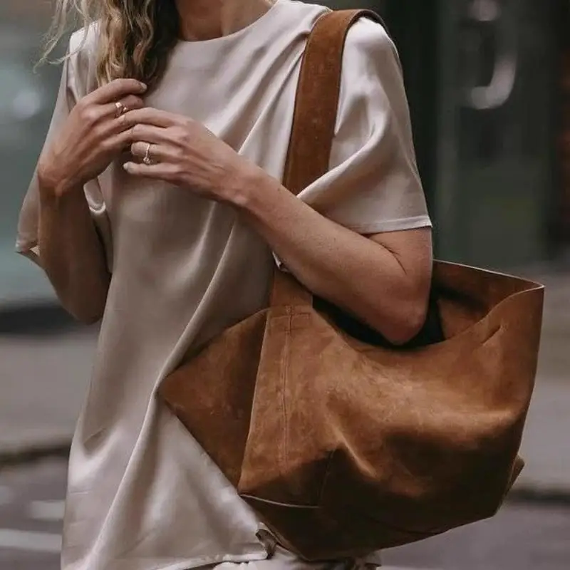 

Fashion Large-Capacity Frosted Shoulder Bag Women's Casual Versatile Bucket Bag Temperament Commuting Tote Gift