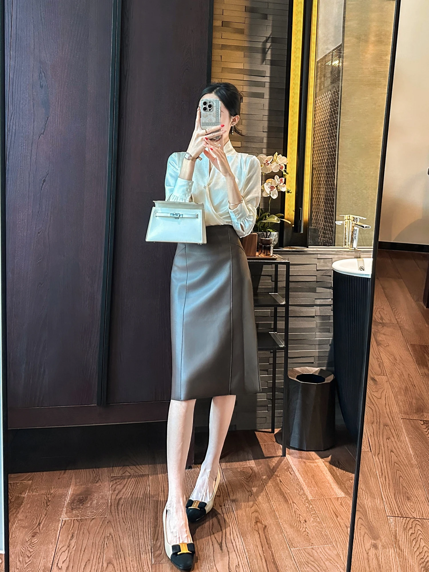 

mat Anti-Wrinkle Wear-Resistant Leather Skirt Cold Aosphere High Waist Slim Fit Pencil Skirt for Ladies Spring Season