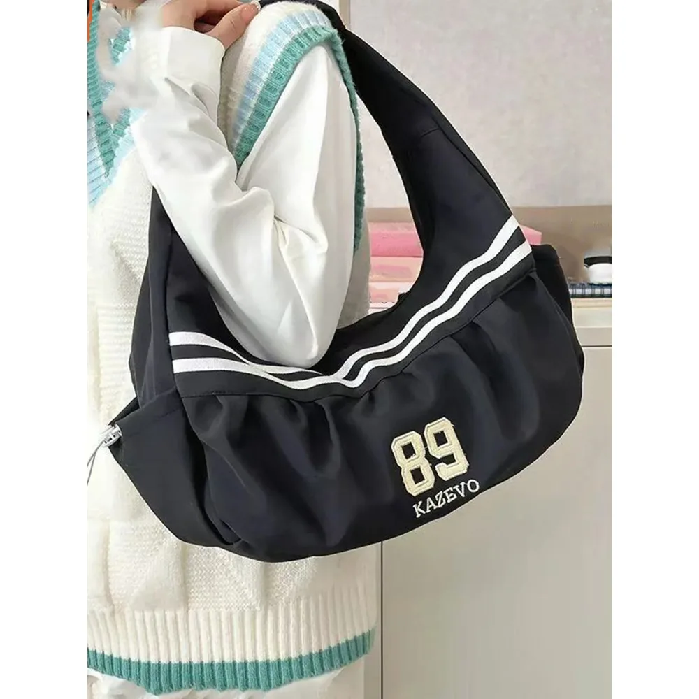 

Casual sports red American retro bag large capacity female cloud bag portable commuter underarm bag dumpling bag female