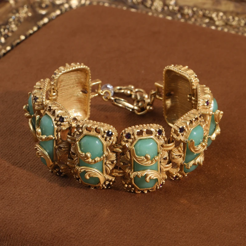 Vintage-Armband aus imitiertem Jade, Naturstein, 18 Karat Goldfarbe, für Damen, breiter Armreif, Accessoires, Strass-Schmuck, neue Trends, hohe Qualität