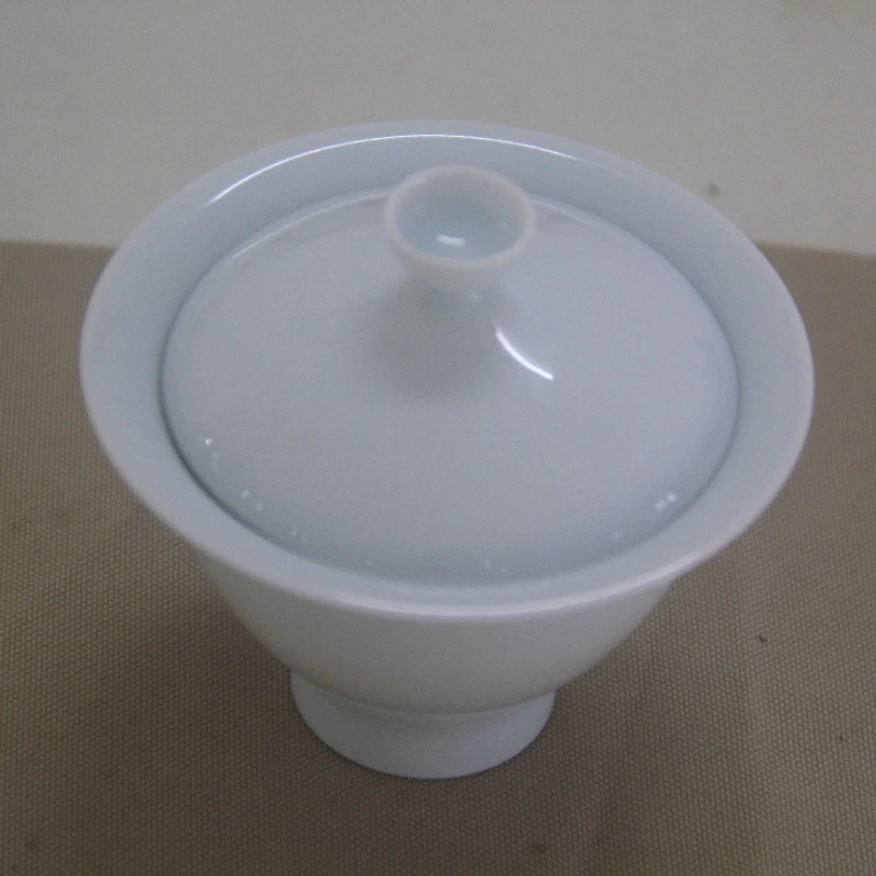 

Jingdezhen Handmade Porcelain Tea Bowl Gaiwan– tea spirit masterpiece from the heart of Chinese porcelain craftsmanship