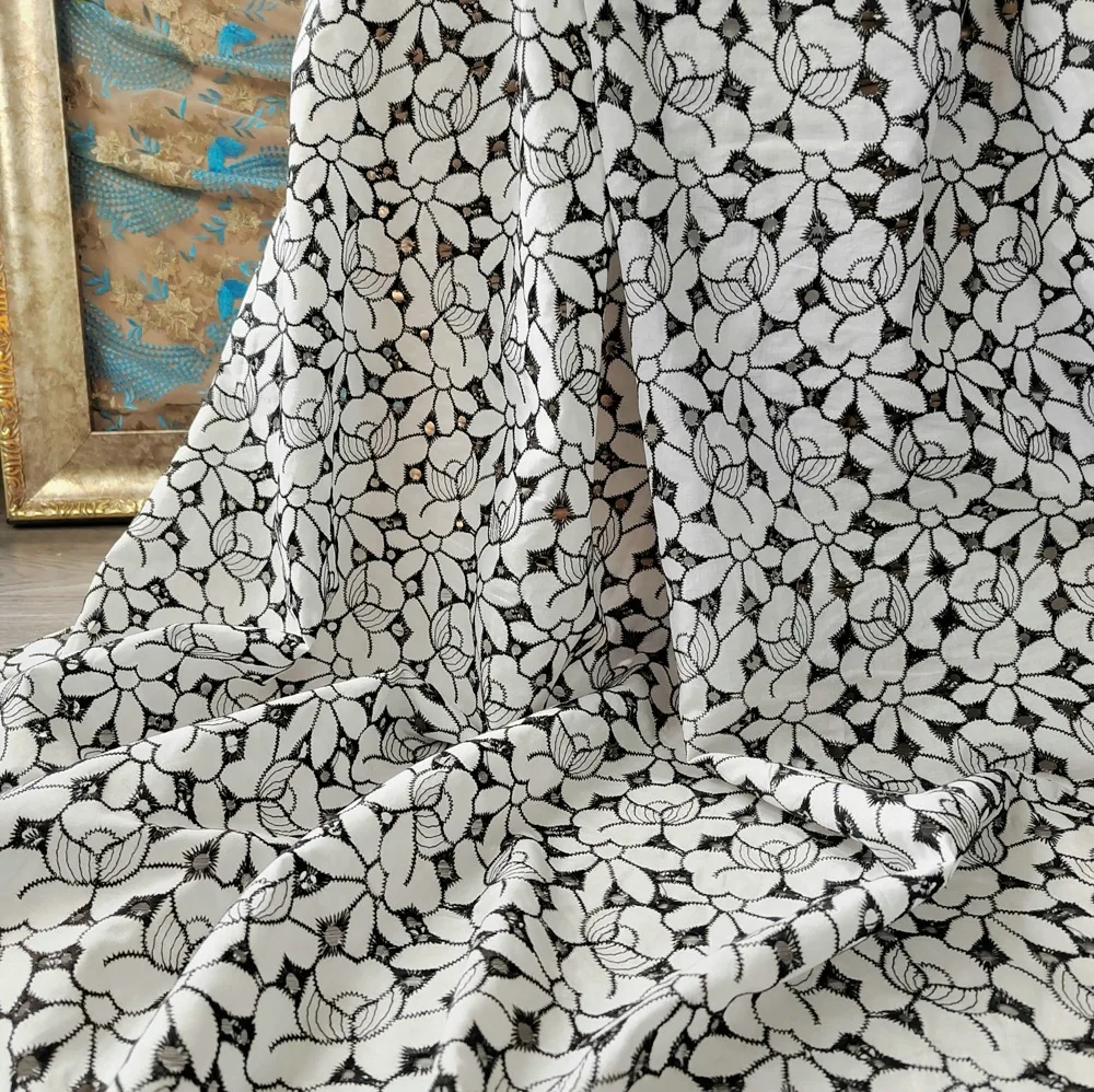 

2025 New 100% Cotton Contrast Floral Embroidery Hollow Fabric for Clothing Tablecloth Curtain Fashion DIY Sewing Cloth