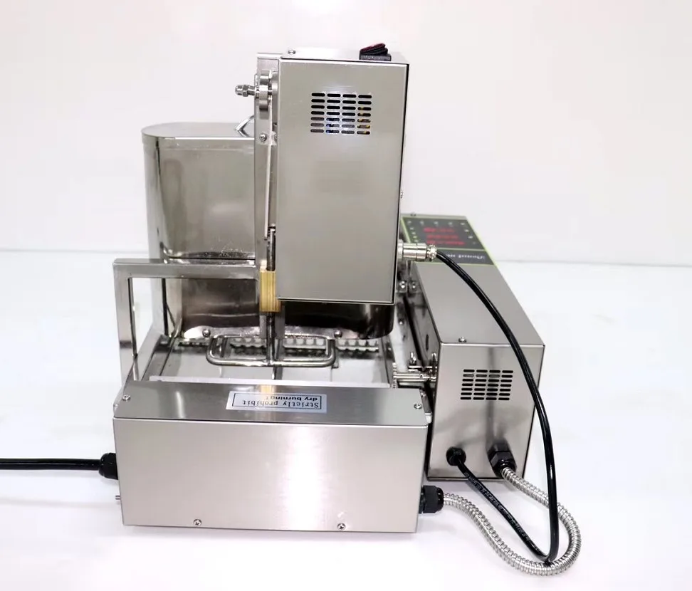 800-1000 pcs /hr doughnuts 2000W  Computer Control Electric Heating  Automatic Donut Making Machine Auto Donut Fryer Machine