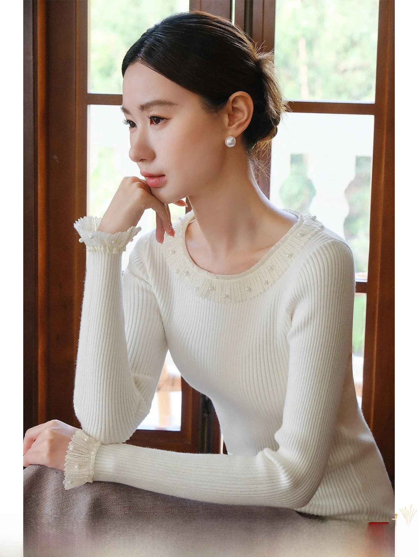 

Женский трикотажный свитер XXNING Romantic Sle с жемчужной отделкой, круглым вырезом, облегающий, базовый слой, весна 2026