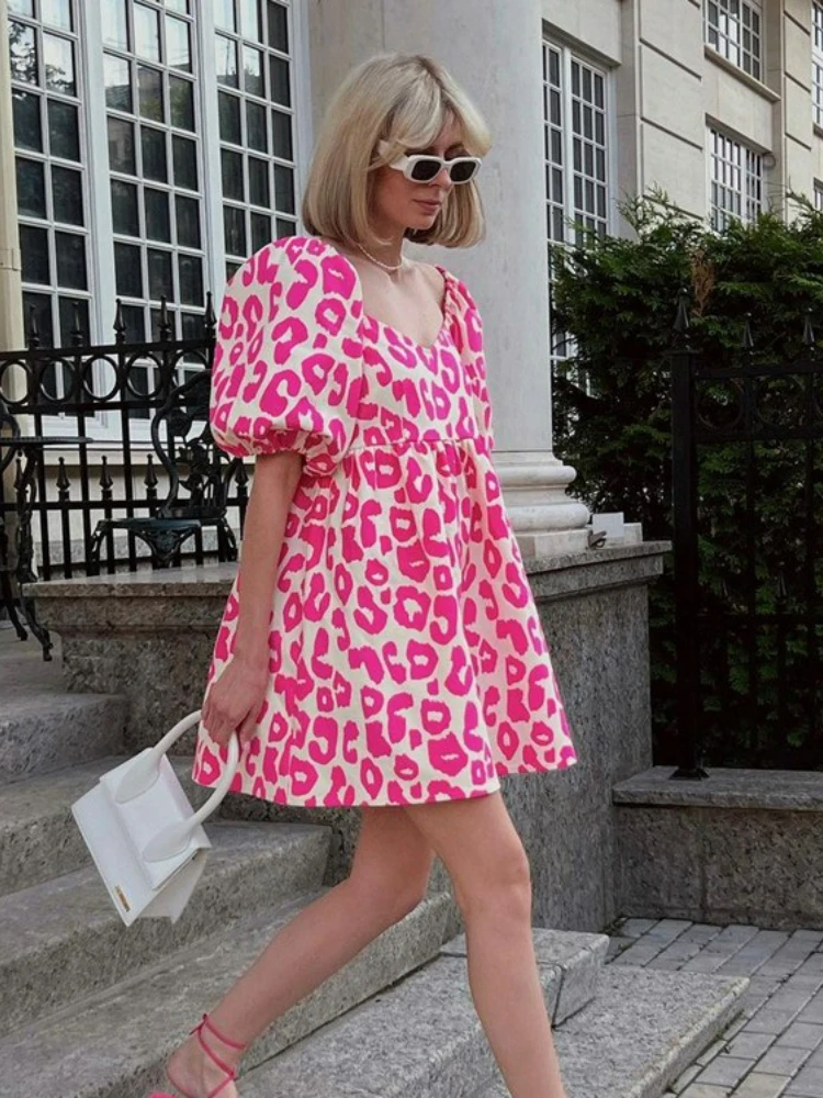 Damenkleidung 2026 Sommer Quadratischer Ausschnitt Bedrucktes Rosa Kurzkleid Streetwear Lässiges Lockeres Hochgeschnittenes Mini-Urlaubskleid