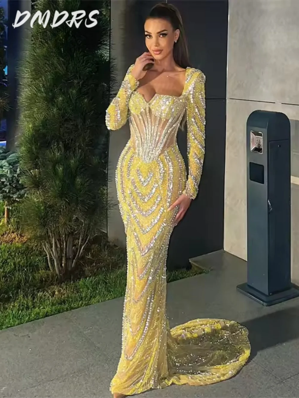 

Romantic Sequined Evening Dress For Women Arabic Dubai Prom Dresses 2025 Long Sleeve Shiny Crystals Mermaid Party Wedding Gowns