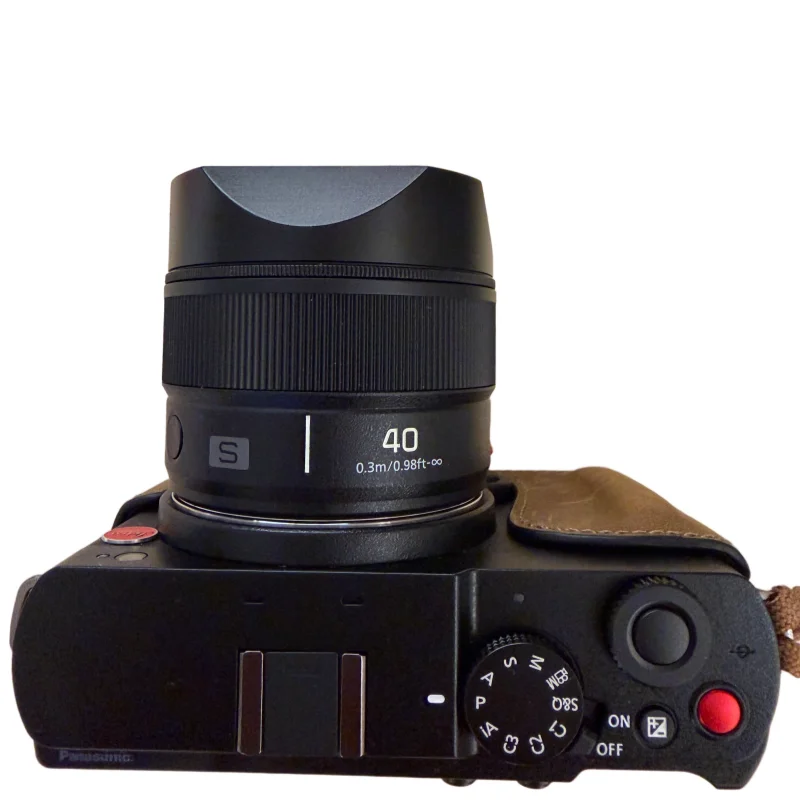 Metall-Gegenlichtblende mit vorderer Abdeckkappe, nur für Panasonic LUMIX S 40 mm F2 L-Mount – Detail 4