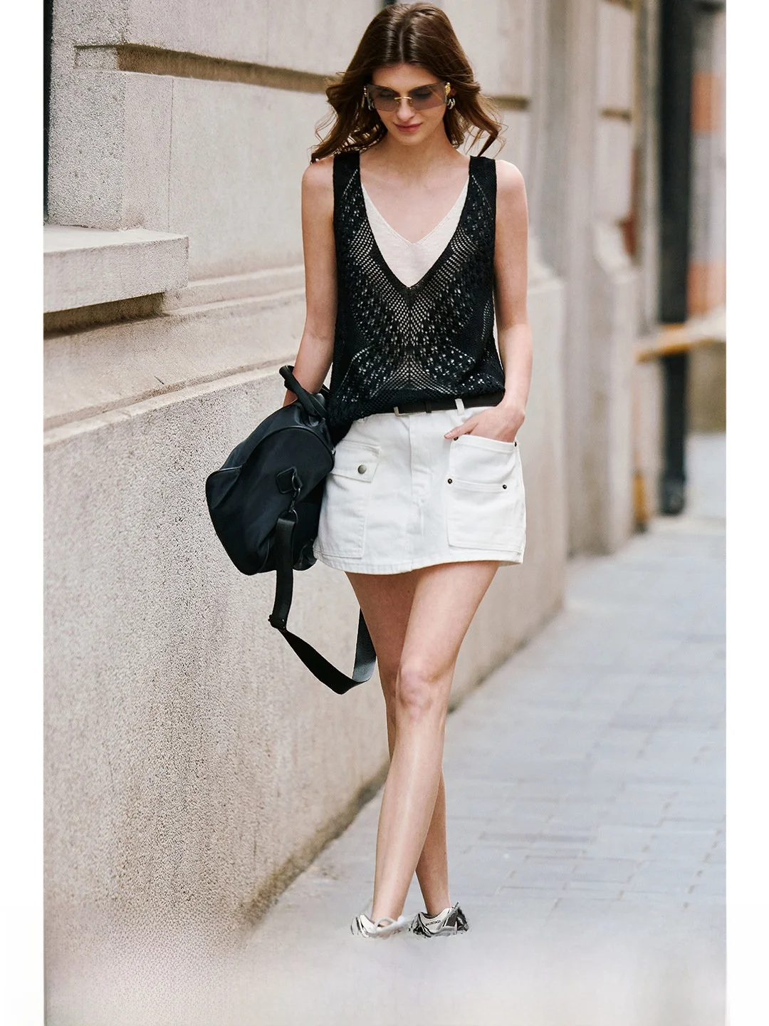 Luna7xi Hollow out Knitted Vest Women's Gentle Style Sleeveless V-Neck Cover up Top Breathable Short Length Casual Wear