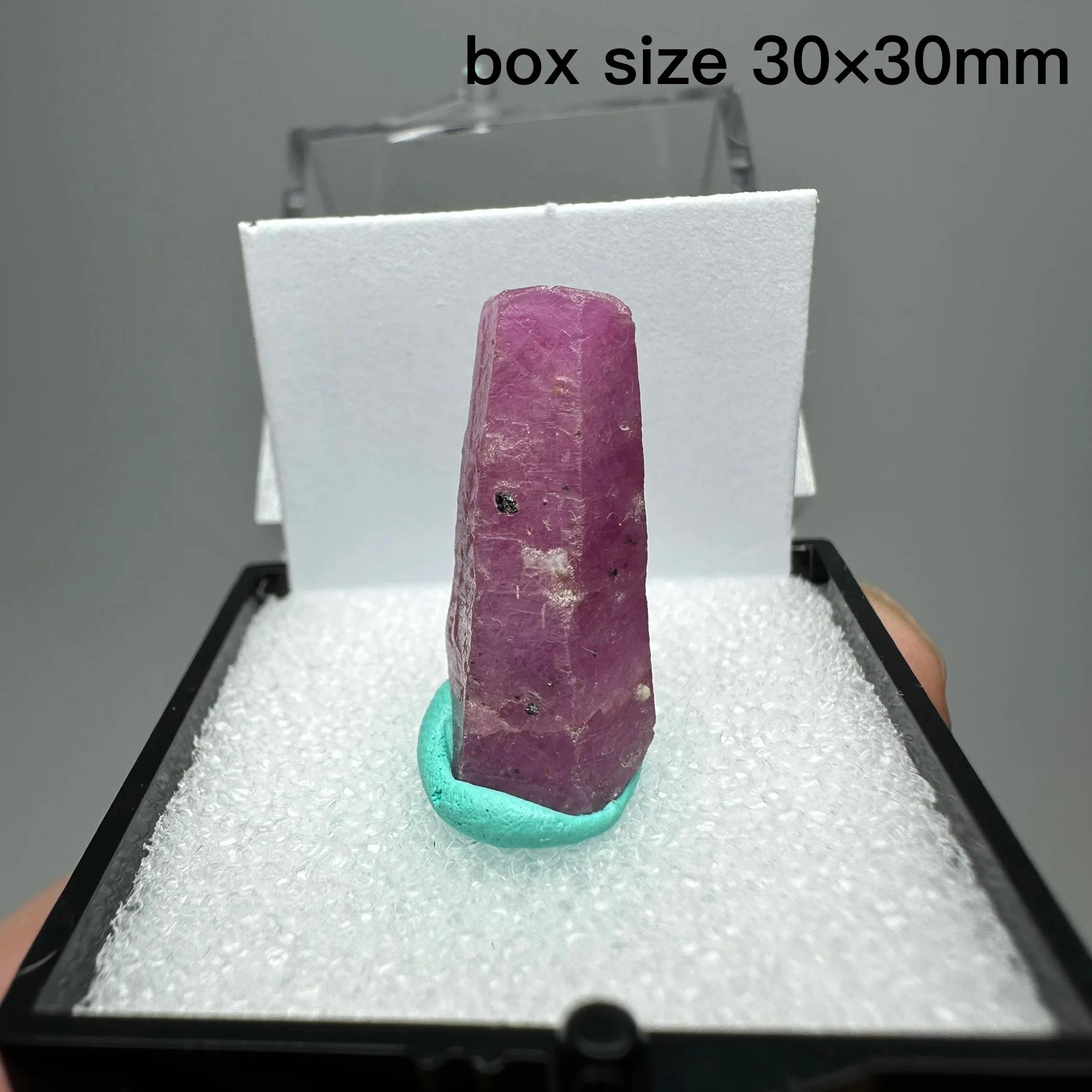 Natural Tanzanian fluorescence Ruby rough mineral specimen + box size 3.4cm + healing quartz crystals and stones rock gemstone