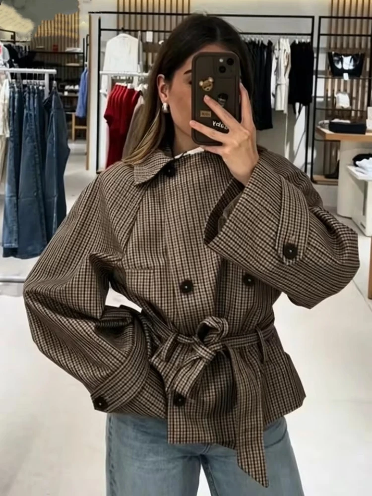 Schicker, lockerer Damen-Trenchcoat im Karomuster, Vintage-Stil mit Umlegekragen, doppelreihig, mit Schnürung, Damenjacke, Herbst 2026, neue Damenoberbekleidung – Detail 12