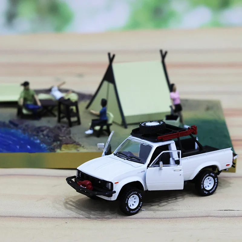 NEW BM 1/64 Diecast Car Hilux N60 N70 1980 White w/Accessory Diorama ivory Camping Set Model Collection Gifts