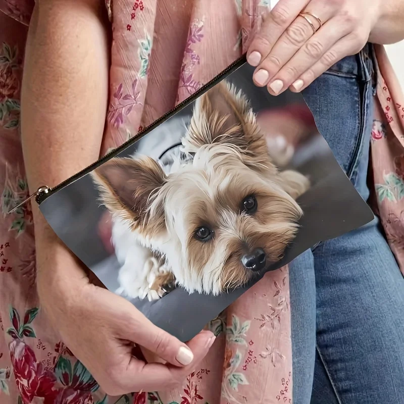 Una borsa per il trucco stampata Yorkshire Terrier: una simpatica borsa multifunzionale con cerniera, una borsa per riporre gioielli, una perfetta custodia con cerniera da viaggio.