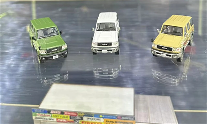 

*Предварительная продажа* Литая под давлением модель автомобиля MASDI 1:64 1994 Land Cruiser LC76