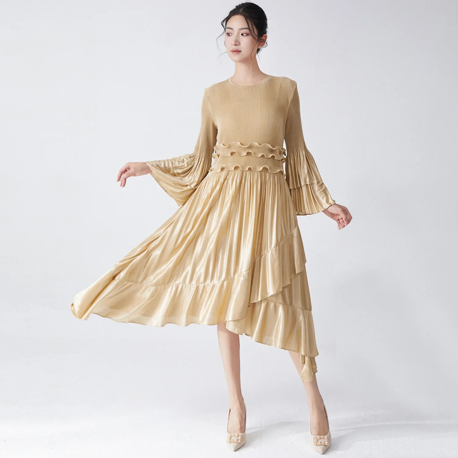 

Fold Miyake Long Sleeve Women's Dress 2024 Winter New Flared Sleeve Slim Irregular Design Temperament Elegant Skirt