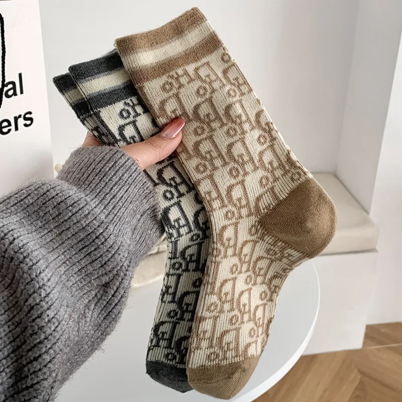 Kuwa 1/2 ペアトレンディな冬のウールの靴下レディースモノグラムパターン無地肥厚ミドルチューブソックス通気性卸売
