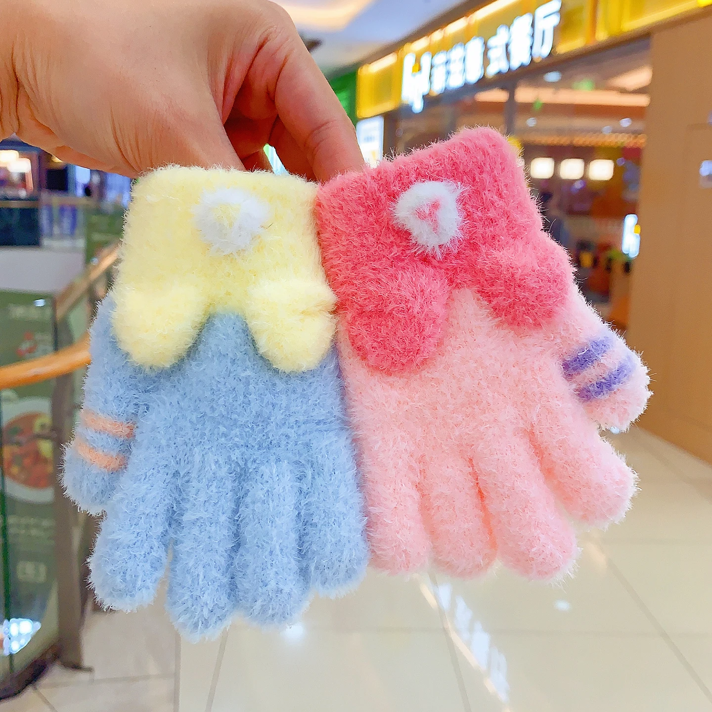 3-6 Jahre Winter-Plüschhandschuhe mit 3D-Tierohren, Farbblock-Design, winddicht, warm, mit vollem Fingerbereich, für Kleinkinder, Jungen und Mädchen – Detail 5