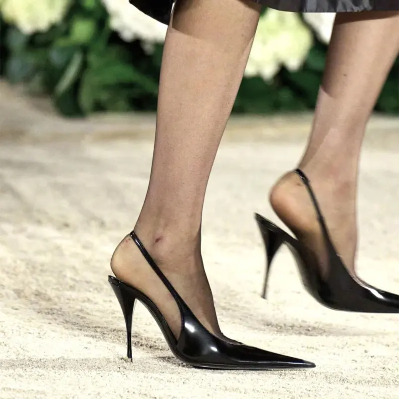 

Европейские и американские нишевые высококачественные сексуальные полые сандалии с острым носком сзади, женская модная банкетная юбка, универсальная обувь