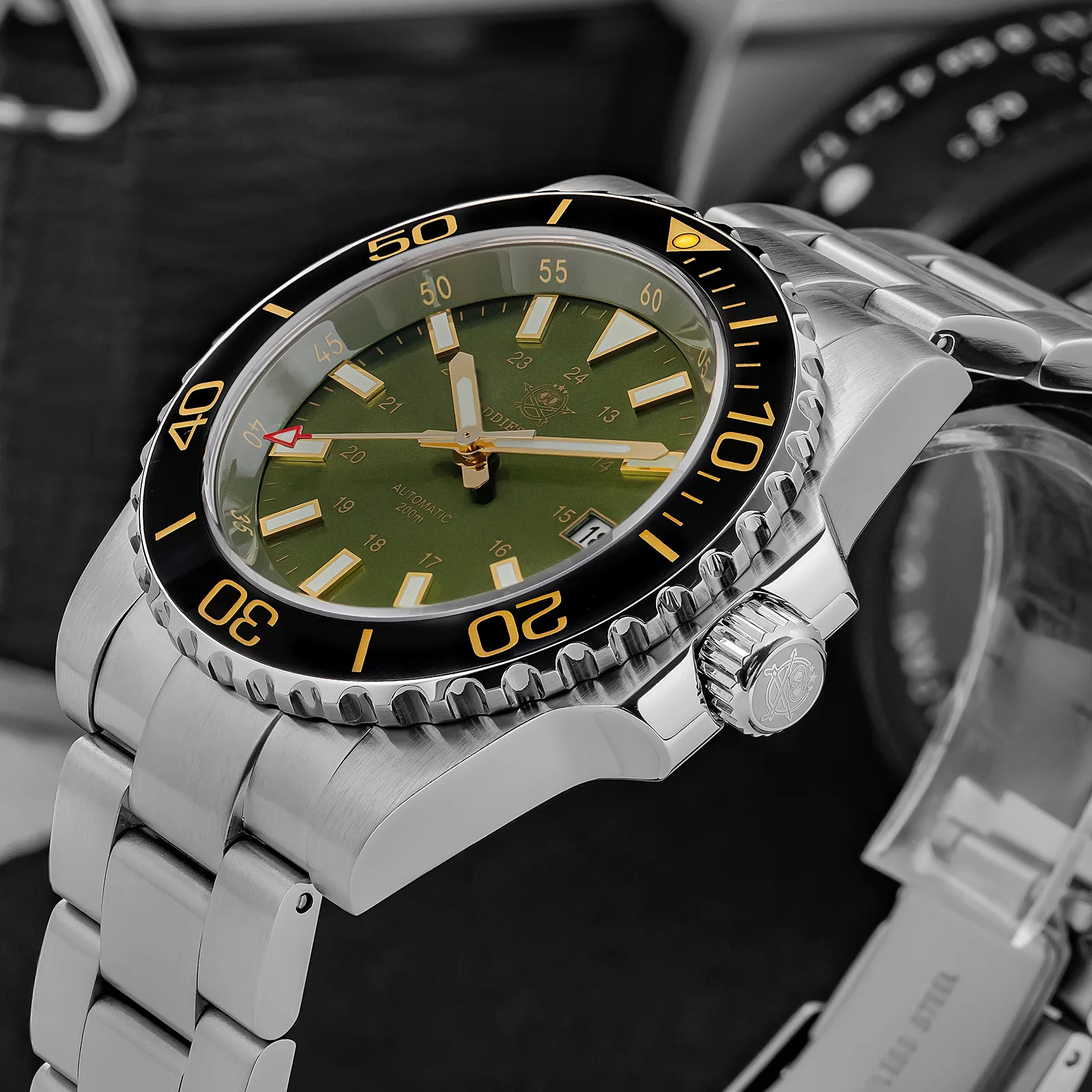 Addiesdive ساعة جديدة للرجال ساعة أوتوماتيكية فاخرة الياقوت الميكانيكية ساعة اليد مضيئة مقاوم للماء 200 متر ساعات الغوص الخضراء