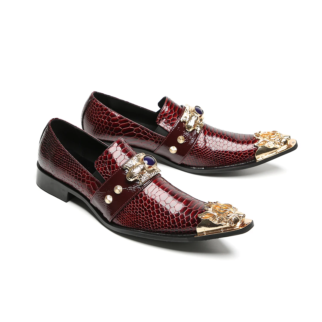 Herrenschuhe aus echtem Leder in Weinrot mit Schlangenmuster, goldener Tiger-Schnalle und violettem Edelstein-Dekor, urbanes Modeschuhwerk für Partys – Detail 5