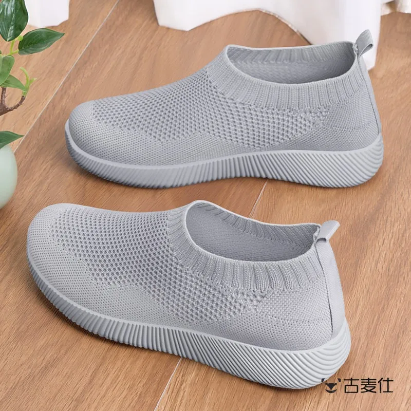 

Women's Flat Sports Shoes Soft Bottom Breathable Mesh Comfortable Beijing Cloth Shoes Spring Summer New Style Mom Shoes