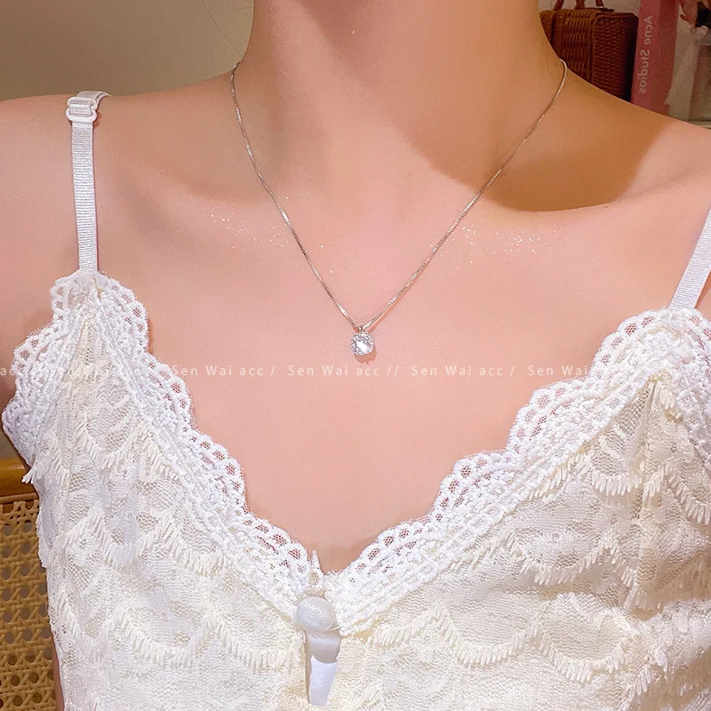 

Sparkling Zircon Sugar Cube Titanium Steel Necklace for Women High-end New Clavicle Chain Choker Jewelry Accessories