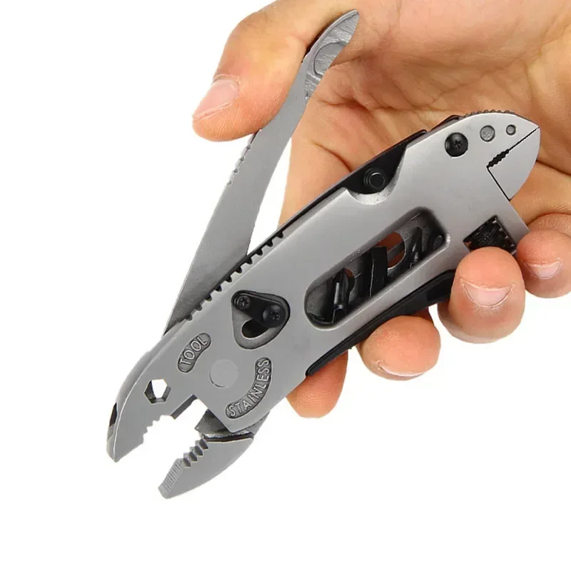 Multifunctional 9 In 1 Keychain Plier Screwdriver Pocket Tools Outdoor Camping Multi-purpose Pliers and Wrench