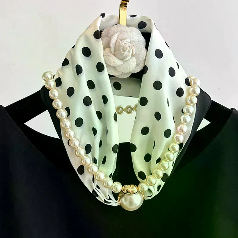 Magnetic Narrow Elegant Satins - Ascot Neck Scarf recension och pris