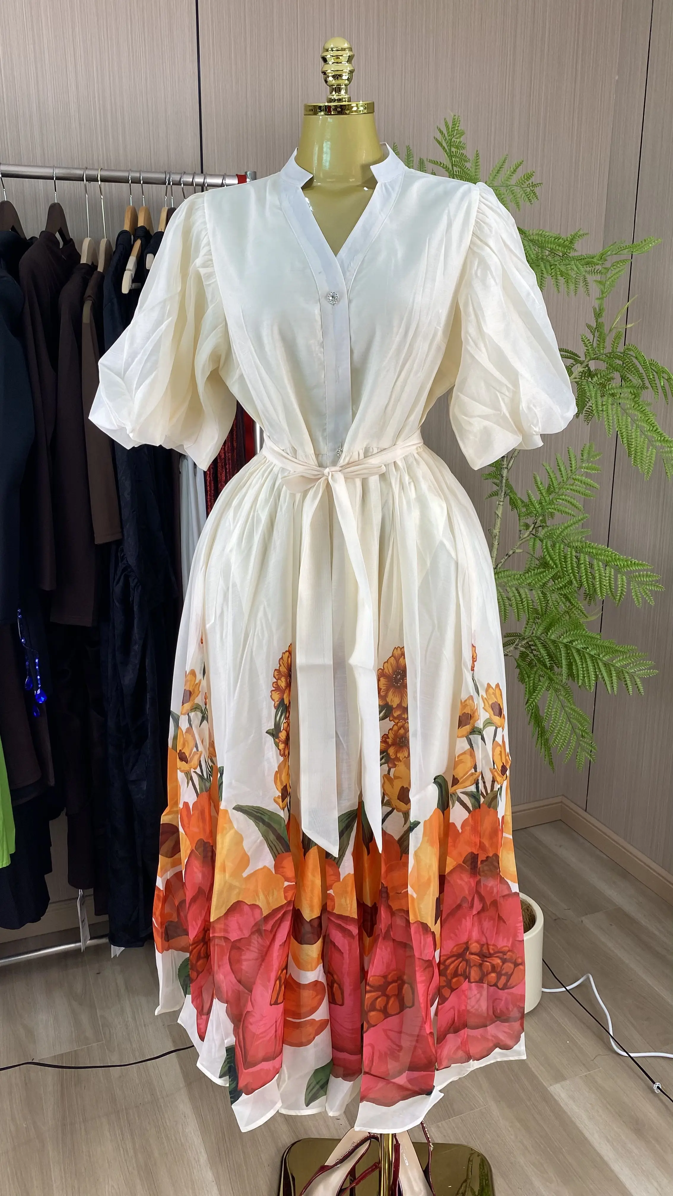 

2026 New Elegant V-neck Puff Sleeve Tie Waist Fashionable Floral Long Dress Romantic Style Dress-GZXX812