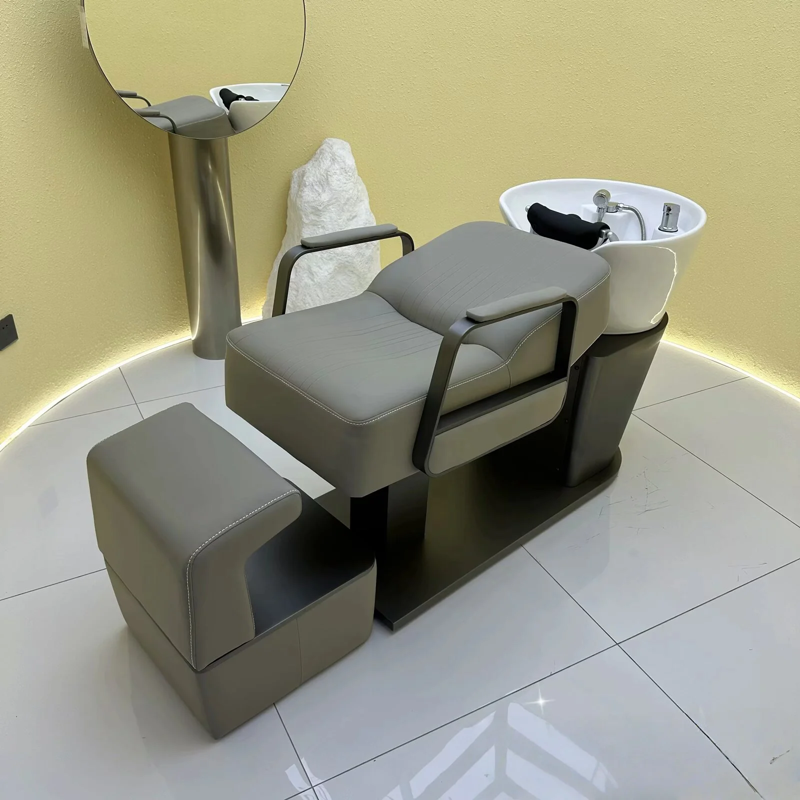 #￥forYicheng Beauty Wholesale Hair Washing Shampoo Bed Fashionable Hair Salon Ceramic Deep Basin Shampoo Bed for Sale