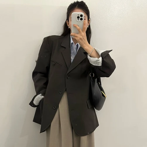 シックな初秋の新スタイルエレガントシンプルハイエンドスーツジャケット多用途通勤長袖ハイカラーフレアスリーブピュアカラー