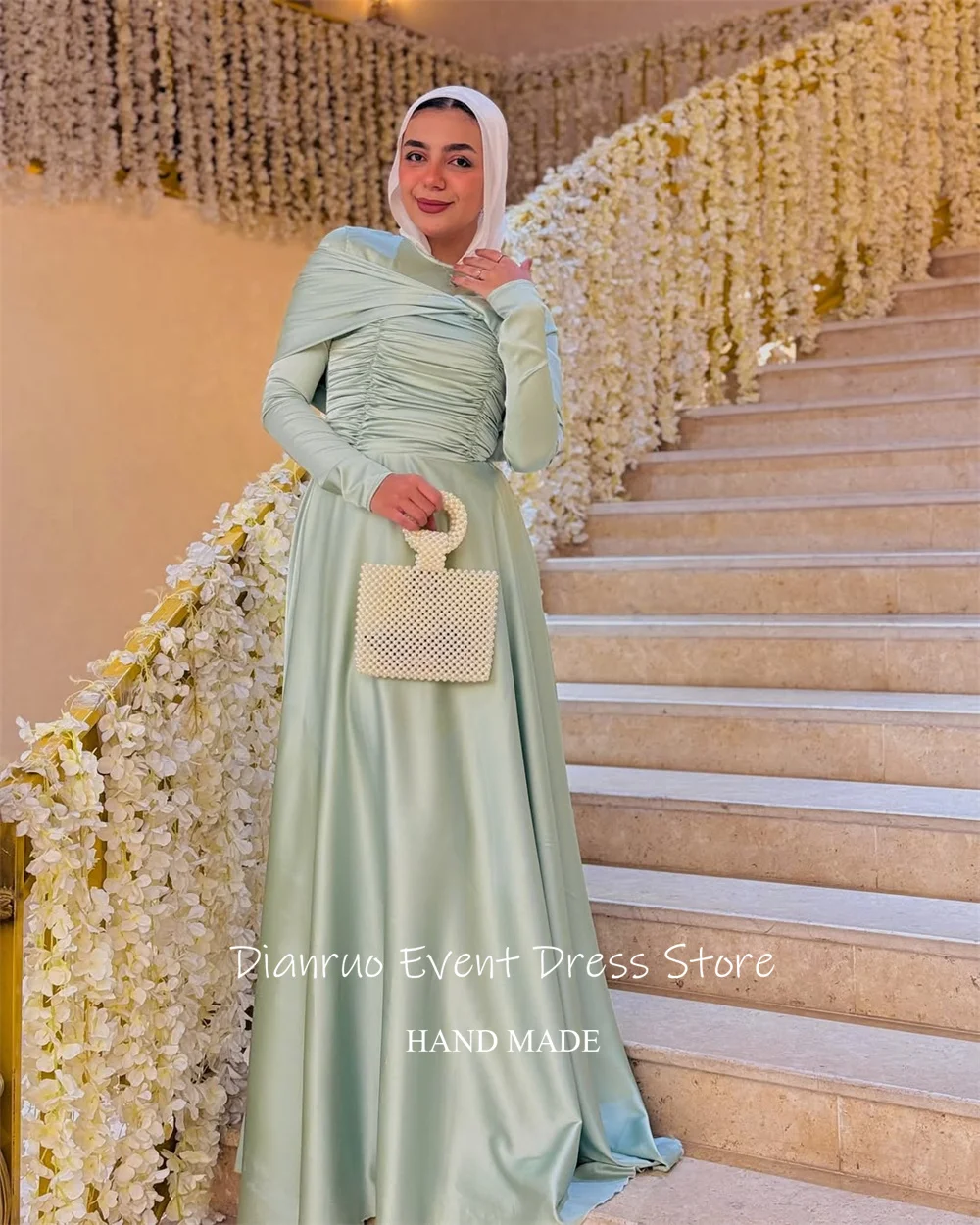 Dianruo فساتين سهرة إسلامية رشيقة بطول الأرض من الساتان بطيات رداء De Soirée فام على شكل حرف A وأكمام طويلة فساتين حفلات مخصصة