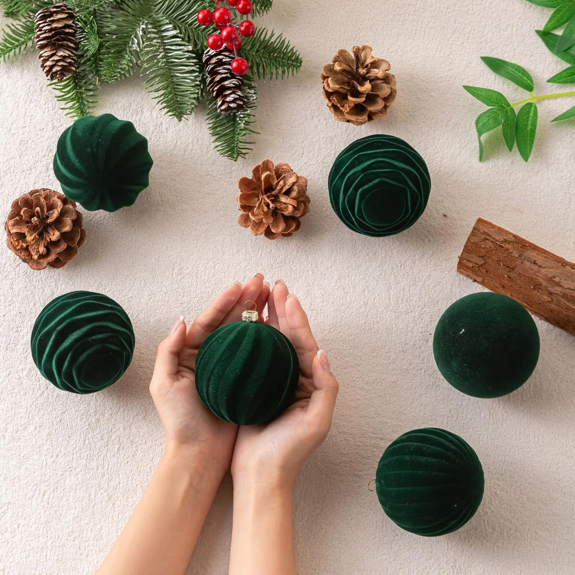 12pcs 6cm Velvet Christmas Ball Ornaments Home Plush Christmas Balls Pendant Red Green Color Balls Reusable Drop Ornaments