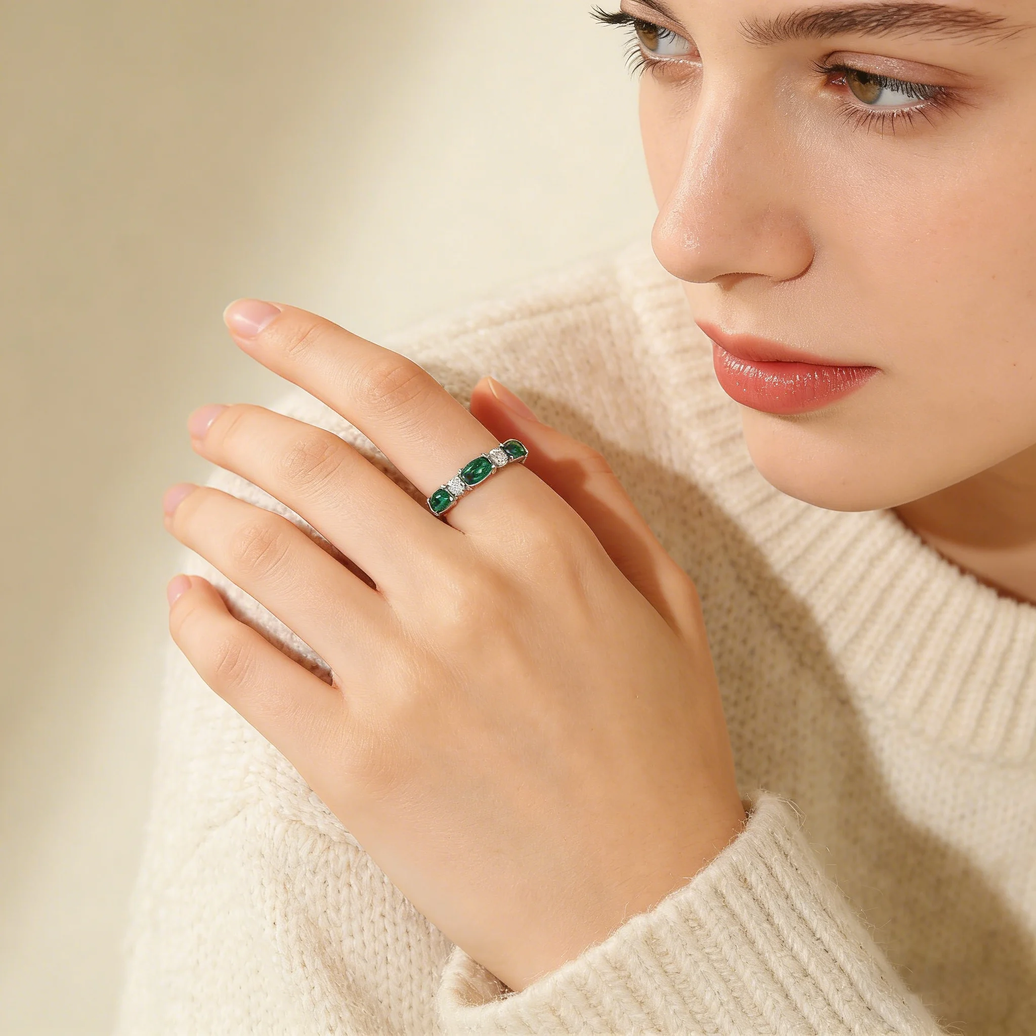 Zierlicher grüner Kristall-Versprechensring mit weißen Zirkonia-Steinen, Vintage-Statement-Schmuck für Frauen, bedeutungsvolle Geschenke zum Hochzeitstag – Detail 2