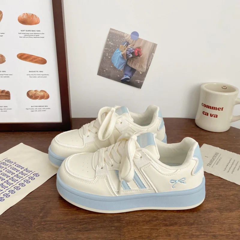 

2025 Fall Women's Breathable Chunky White Sneakers | Trendy Board Shoes | Unique Bread Shoes Style