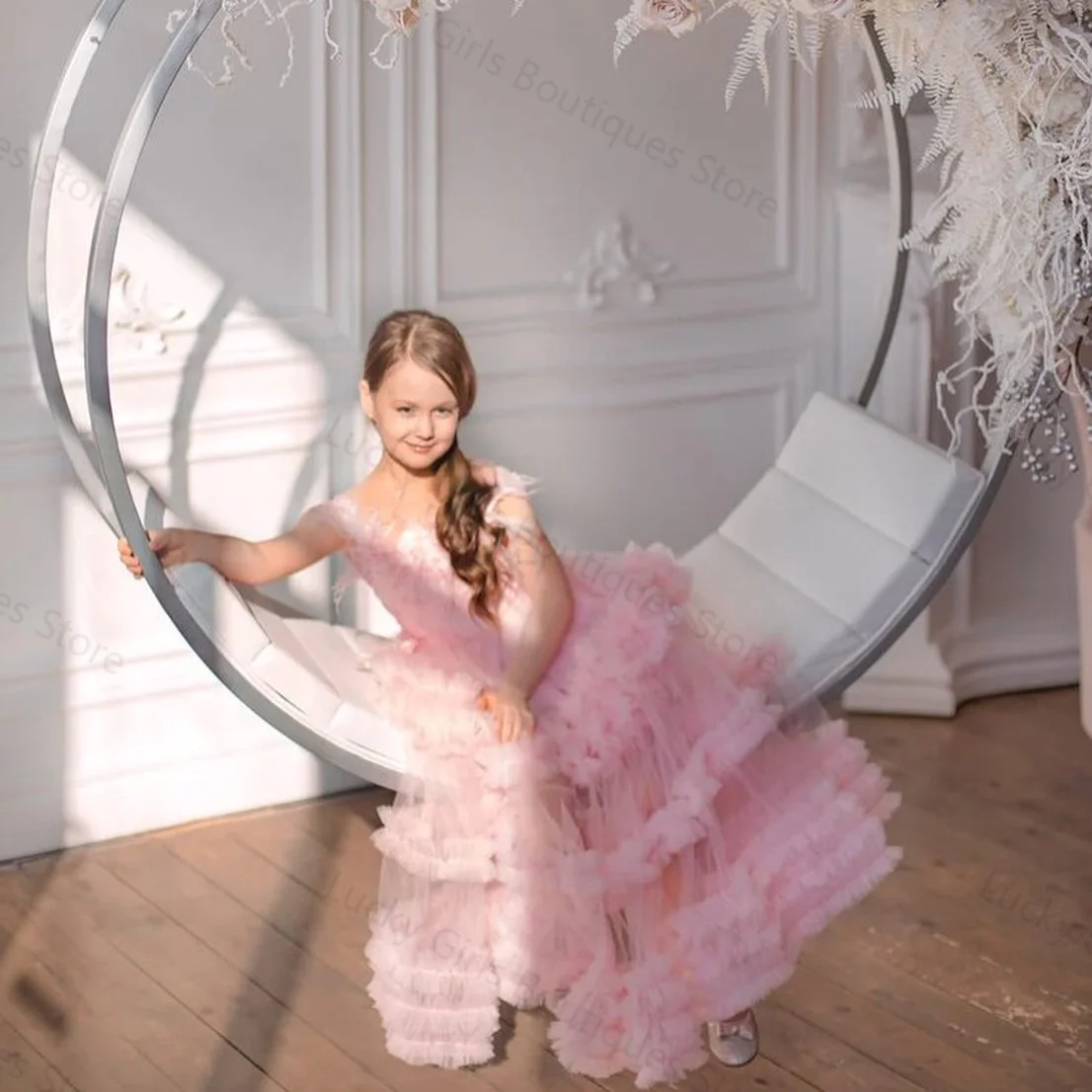 Pink Tulle Flower Girl Dresses Lace Appliques Feathers Kids Birthday Gowns Tiered Ruffles Little Girls Photoshoot Dresses