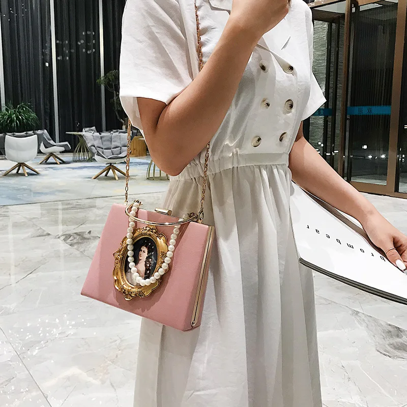 Figure Oil Painting Embossment Small Square Bag Elegant Atmospheric Women Handbag Pearl Decoration Crossbody Shoulder Bag BM072